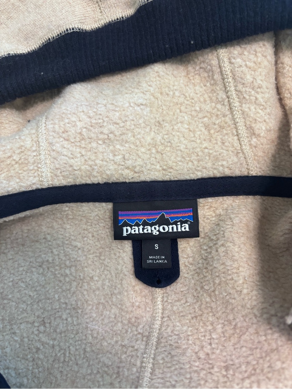 Patagonia Beige Hooded Zip Jacket with Blue Accents - Picture 8 of 11